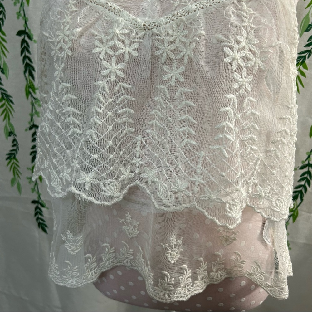 American Eagle Outfitters White Lace Camisole A3 - Picture 2 of 4